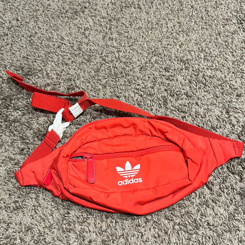 Worn once! Adidas Fanny pack!